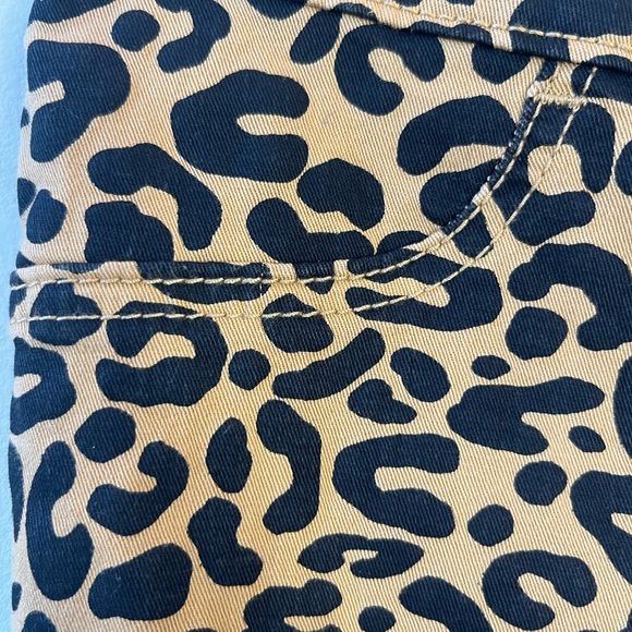 Levi's Girl’s 12R Black Tan Leopard Print Jeggings Comfortable Fun Pull On Pants - Picture 3 of 8